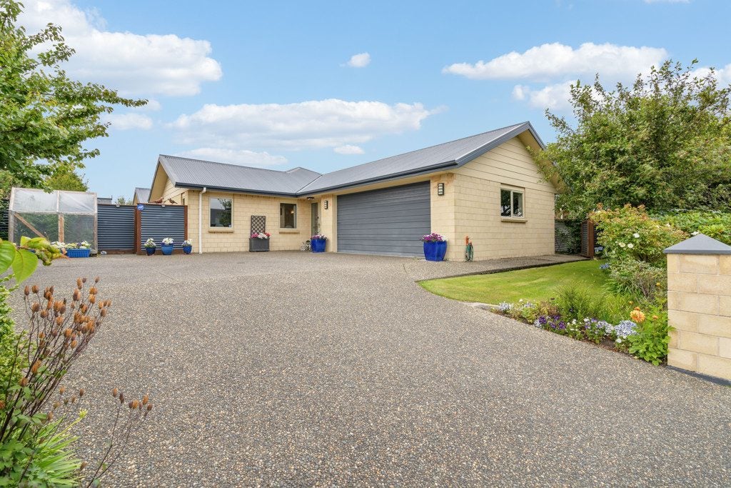 22 Hoffman Court, Waikiwi, Invercargill - Carousel 1