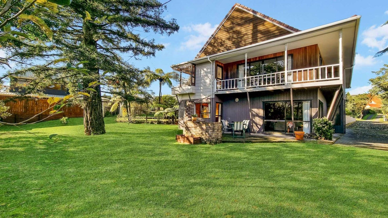 4 Shane Place, Lynmore, Rotorua - Carousel 2