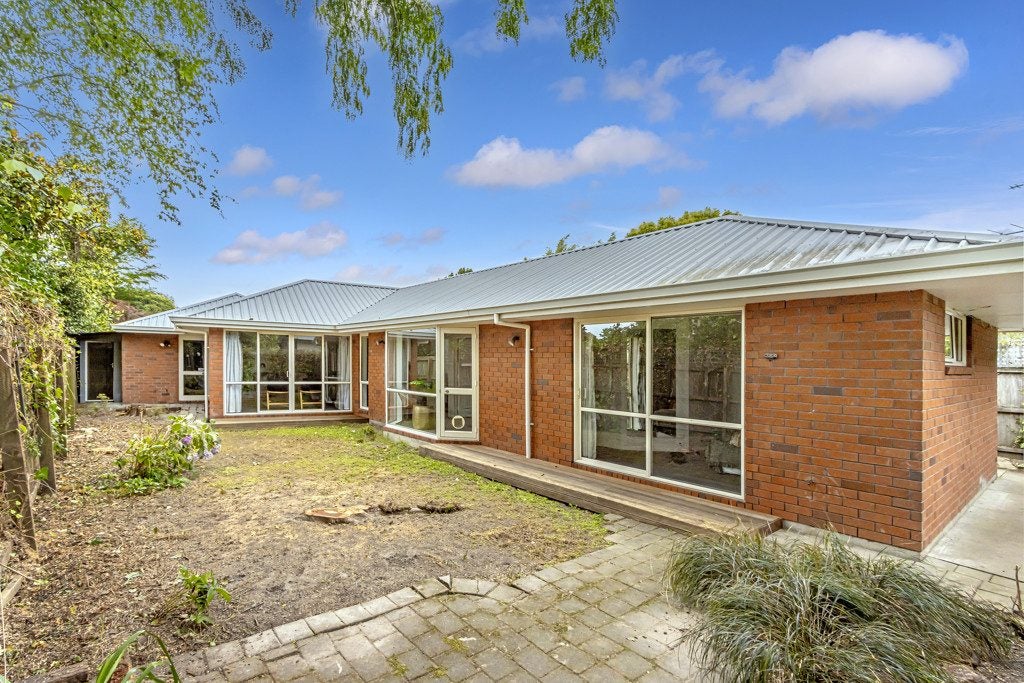 2/86 Brookside Terrace, Bryndwr, Christchurch - Carousel 2