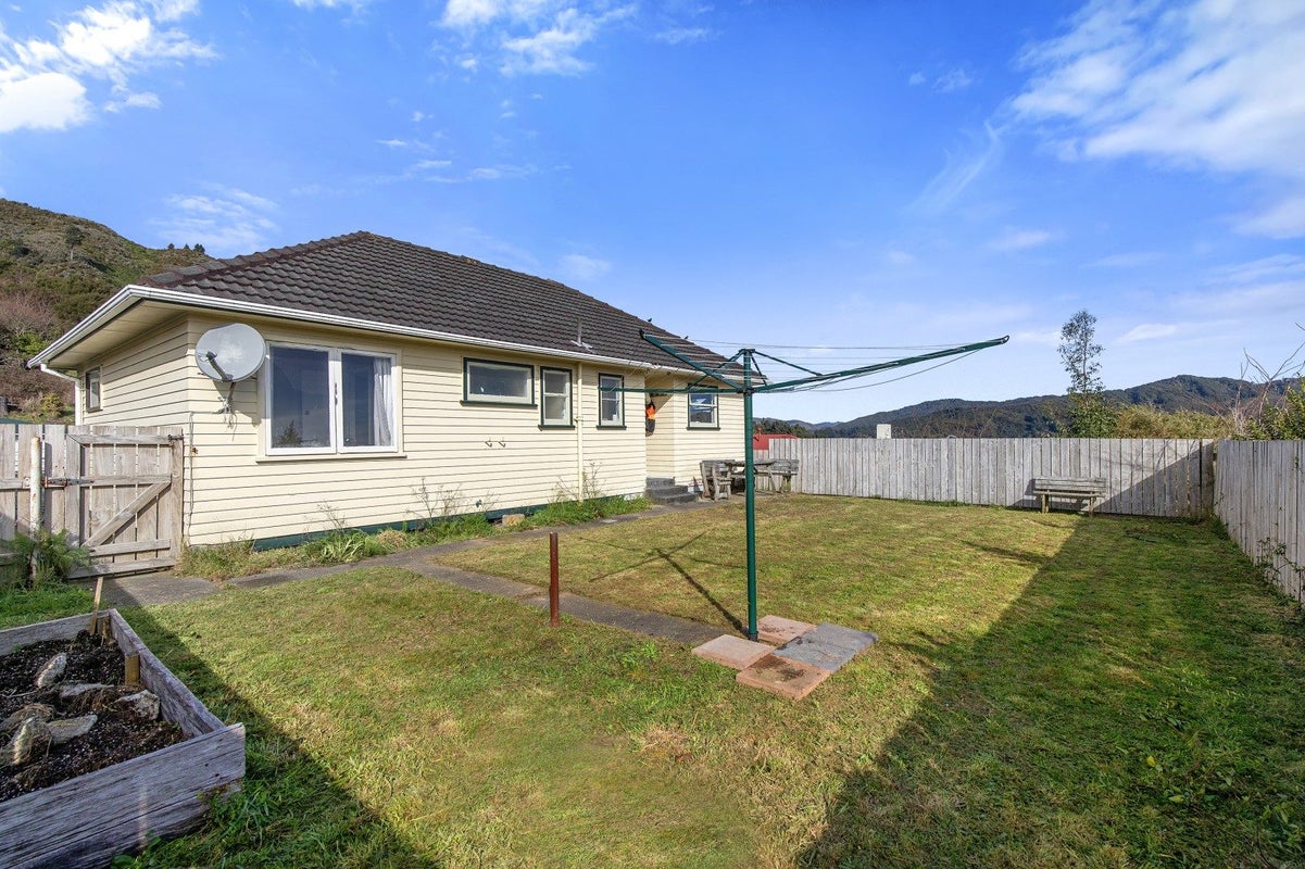 9 Pollard Street, Wainuiomata, Lower Hutt - Carousel 10