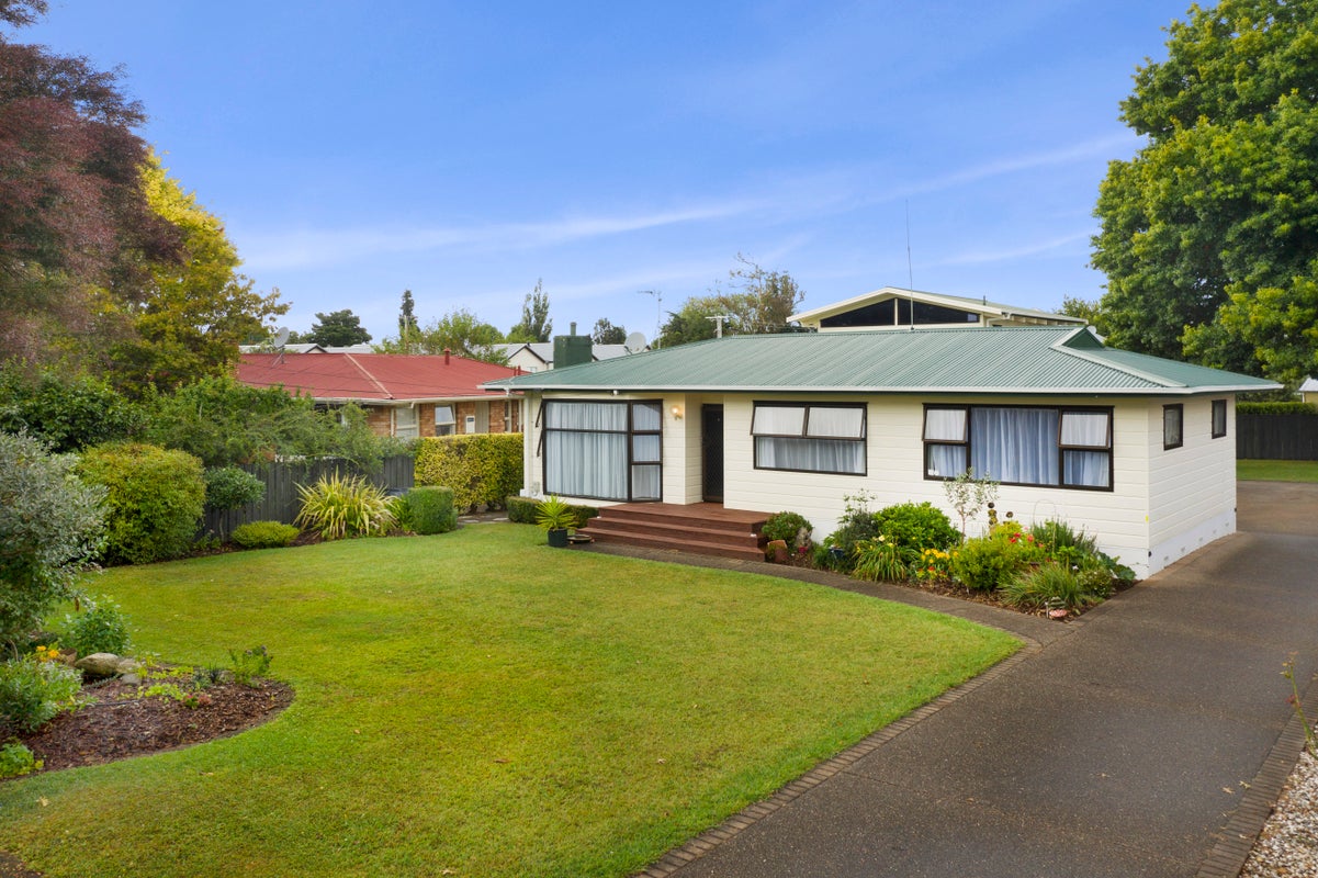 30 Pulham Crescent, Queenwood, Hamilton - Carousel 1