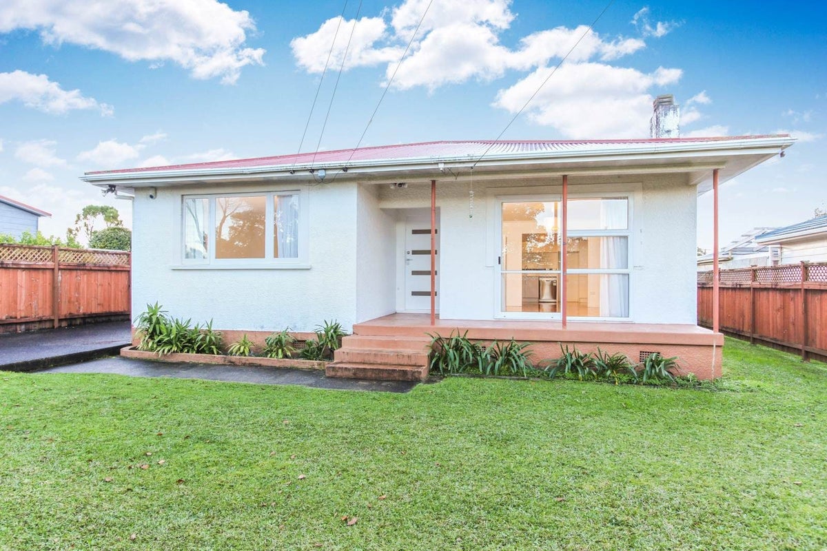 1/18 Koromiko Street, New Lynn, Auckland - Carousel 2