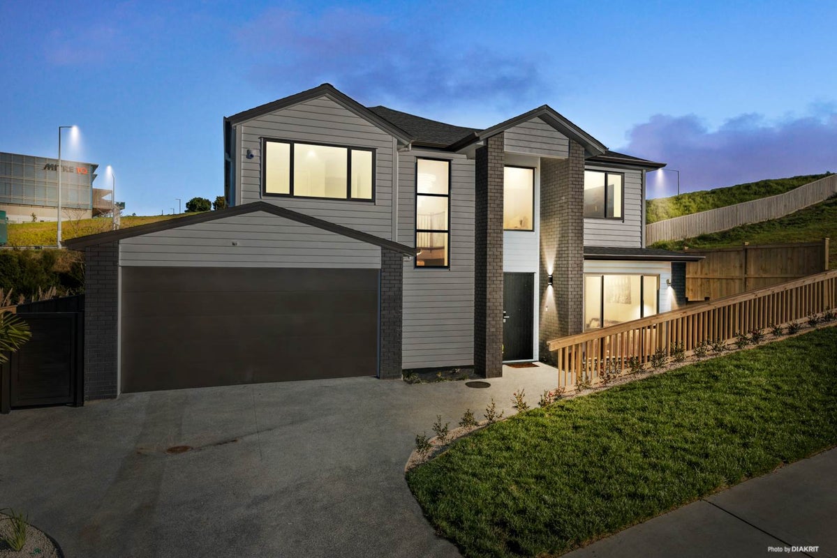 36 Colliston Rise, Pinehill, Auckland - Carousel 1