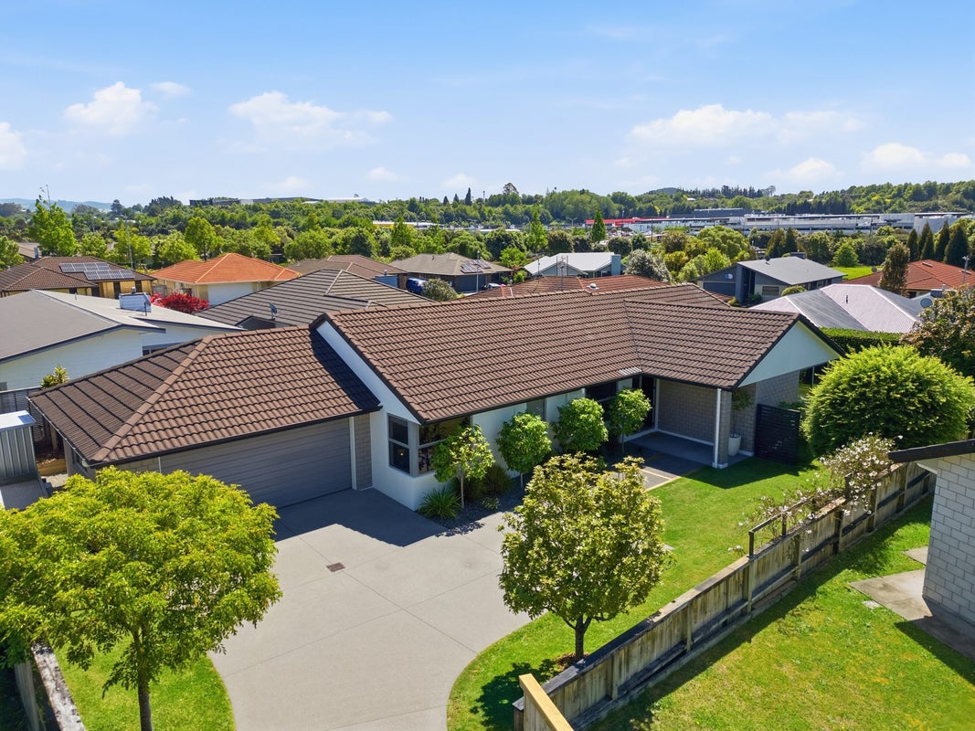 7 Caldera Crescent, Pyes Pa, Tauranga - Carousel 1