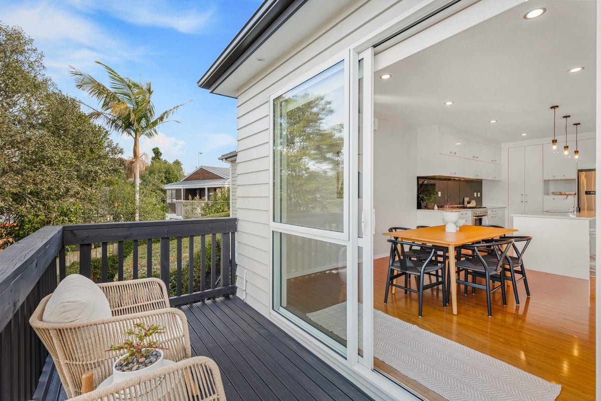 19B Duncan Avenue, Te Atatu South, Auckland - Carousel 19