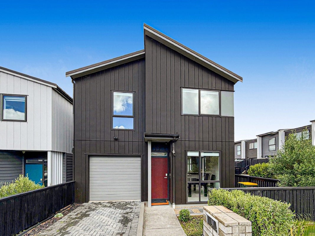 10 Oranga Drive, Westgate, Auckland - Carousel 1