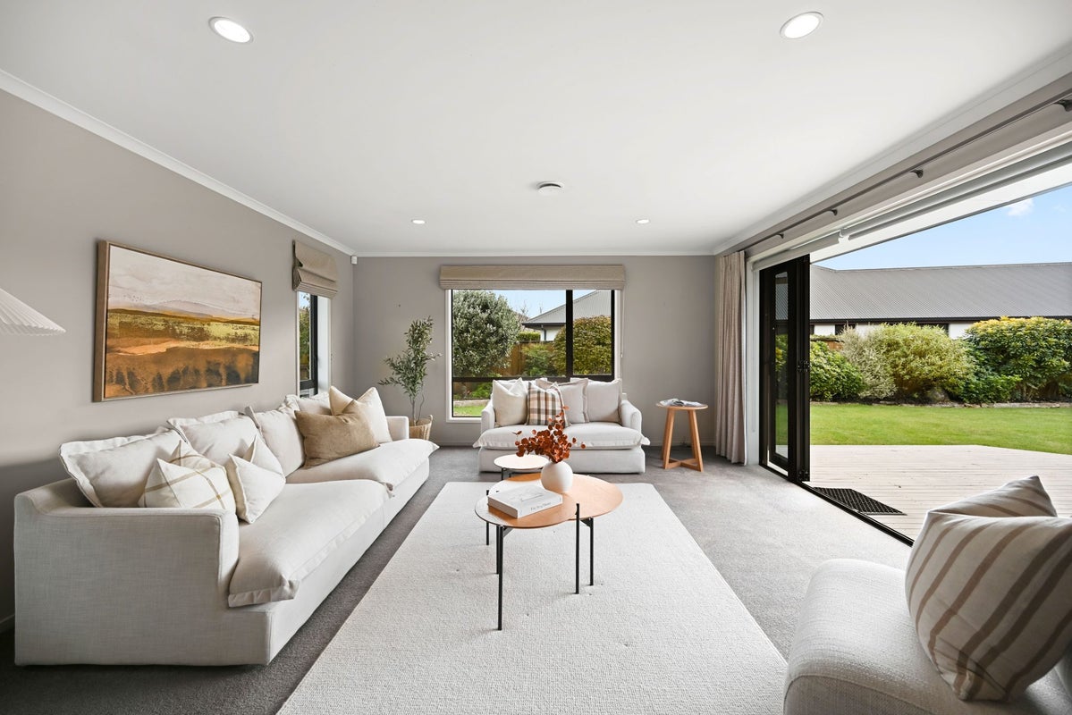 15 Winslow Court, Huntington, Hamilton - Carousel 2