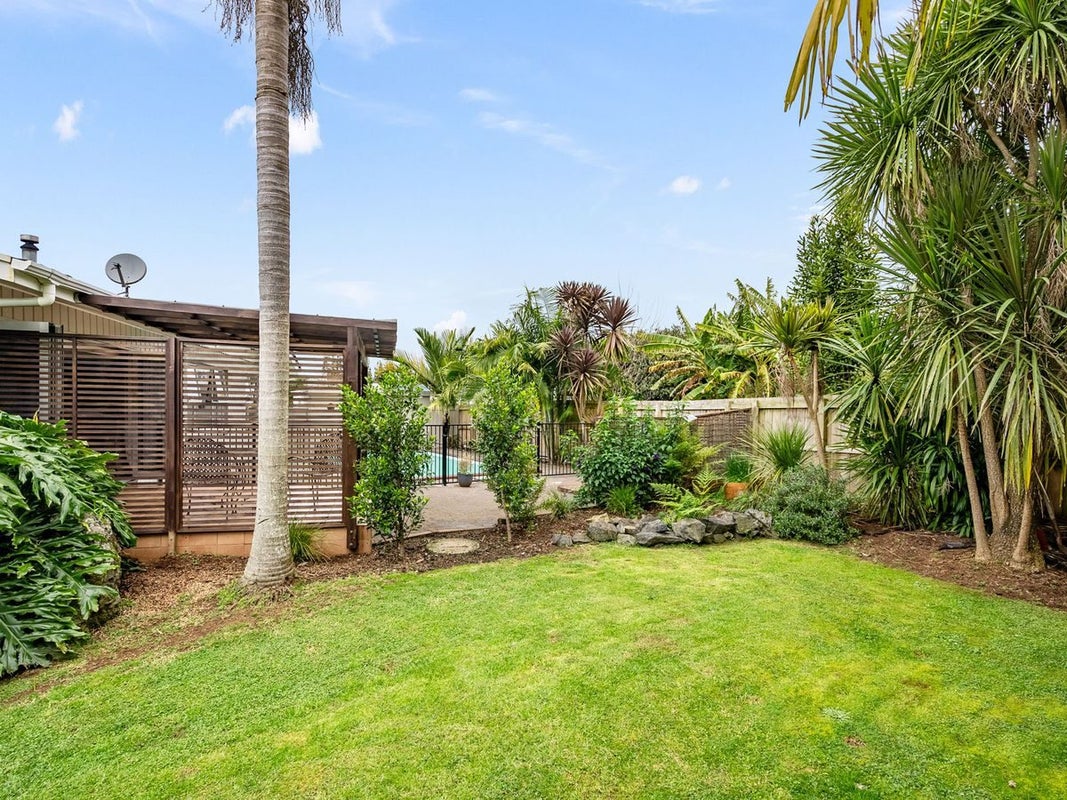 16 Sierra Avenue, Kamo, Whangarei - Carousel 29