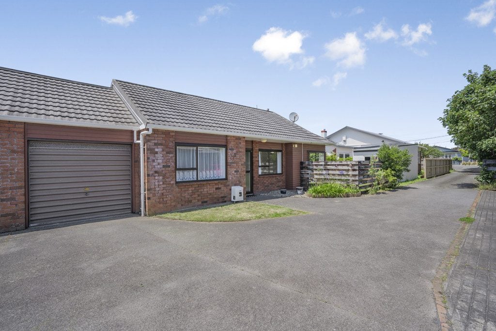 37B Heretaunga Street, Petone, Lower Hutt - Carousel 1