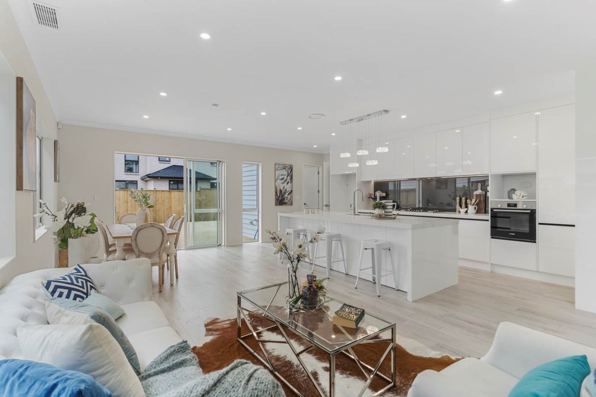 13 Tanekaha Road, Flat Bush, Auckland - Carousel 2