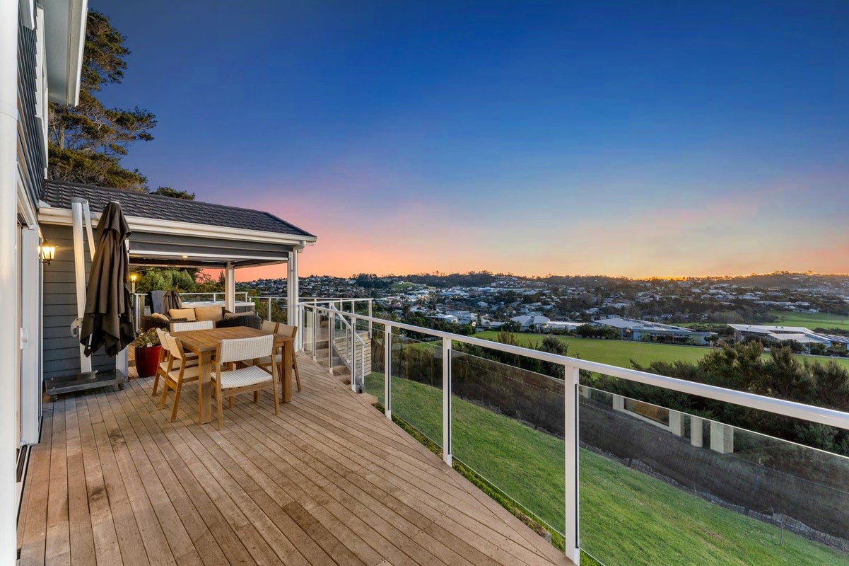 8 Waititiro Rise, Stanmore Bay, Whangaparaoa - Carousel 2