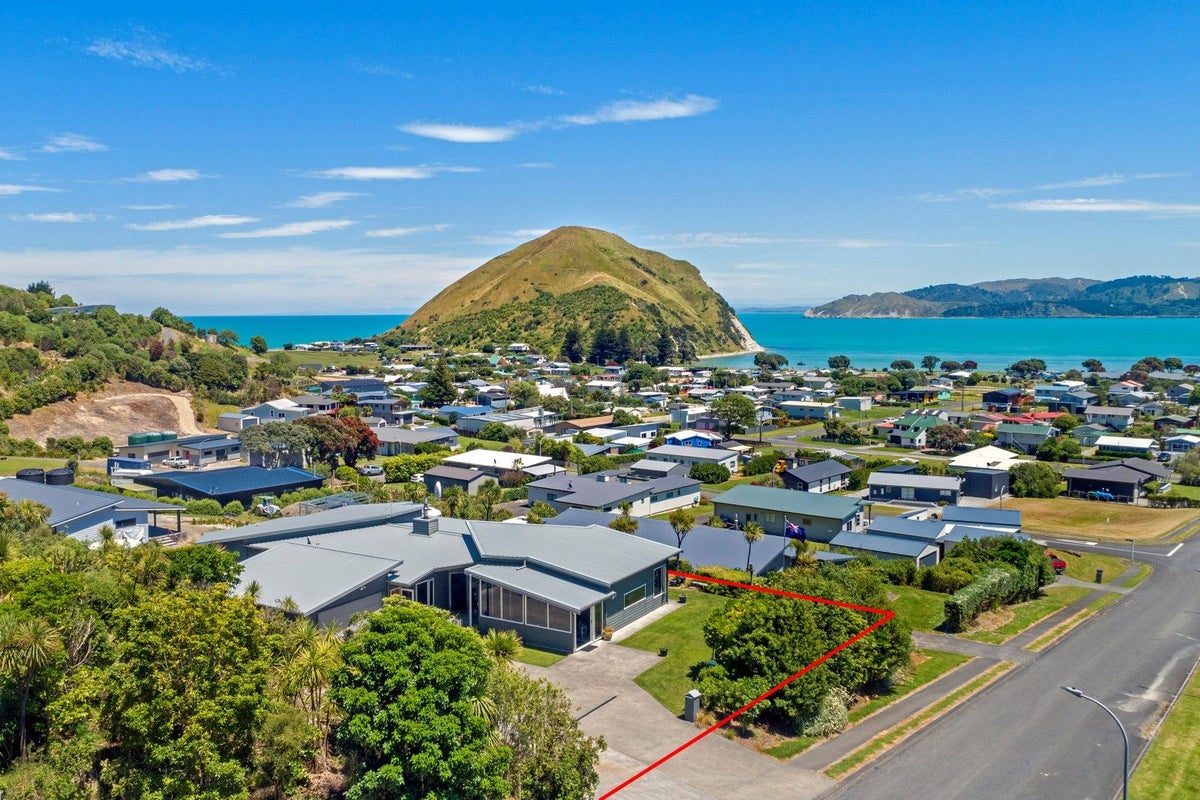 12 Mahia Heights Drive, Nuhaka - Carousel 2