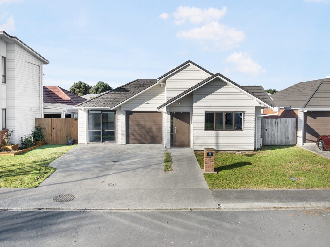 15 Whekau Drive, Takanini, Auckland - Carousel 1