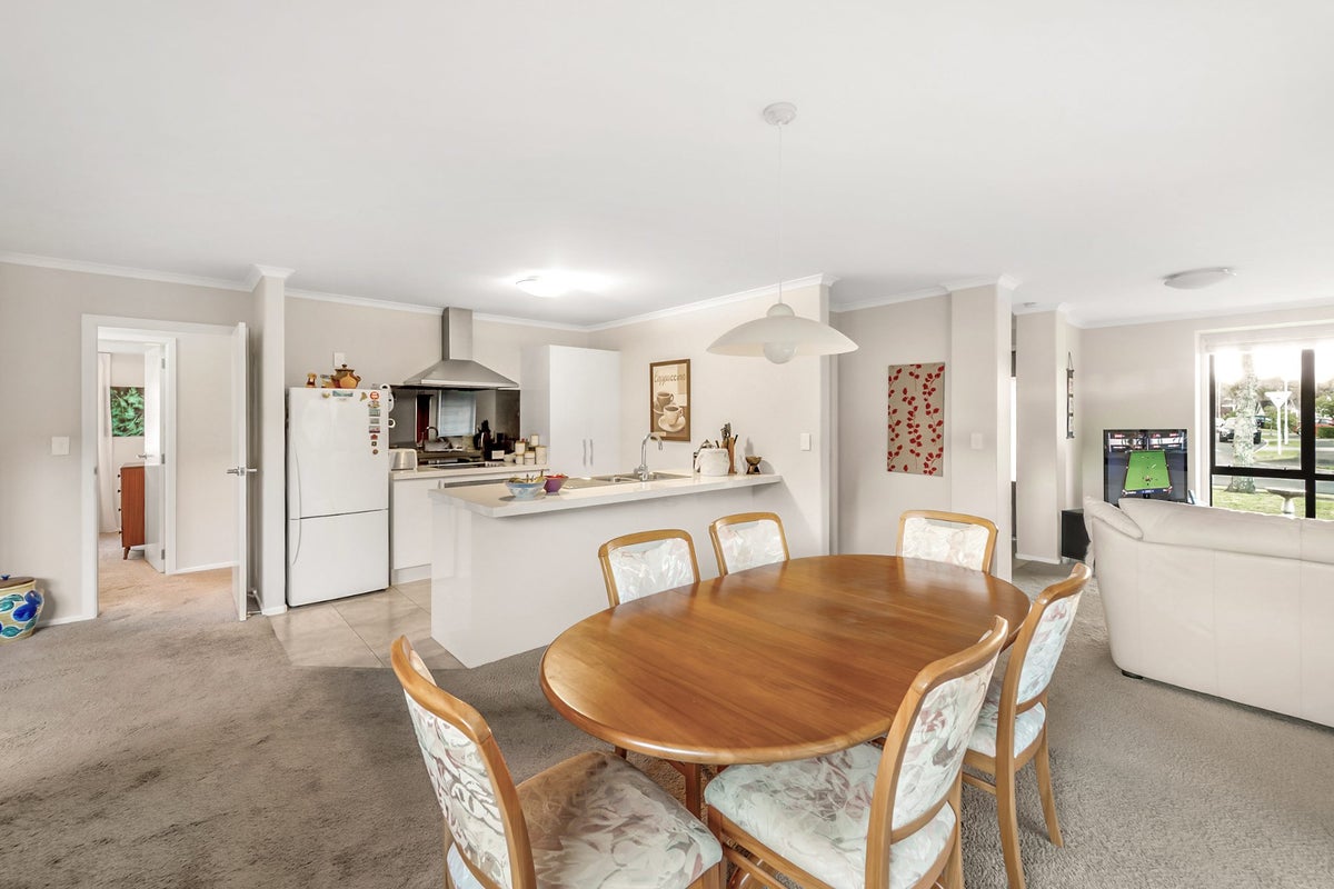 23 Landing Drive, Pyes Pa, Tauranga - Carousel 2