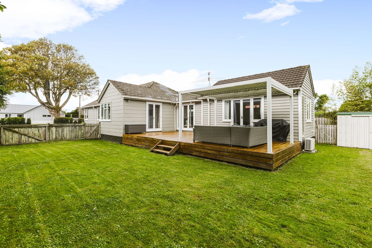 12 Village Way, Ardmore, Papakura - Carousel 1