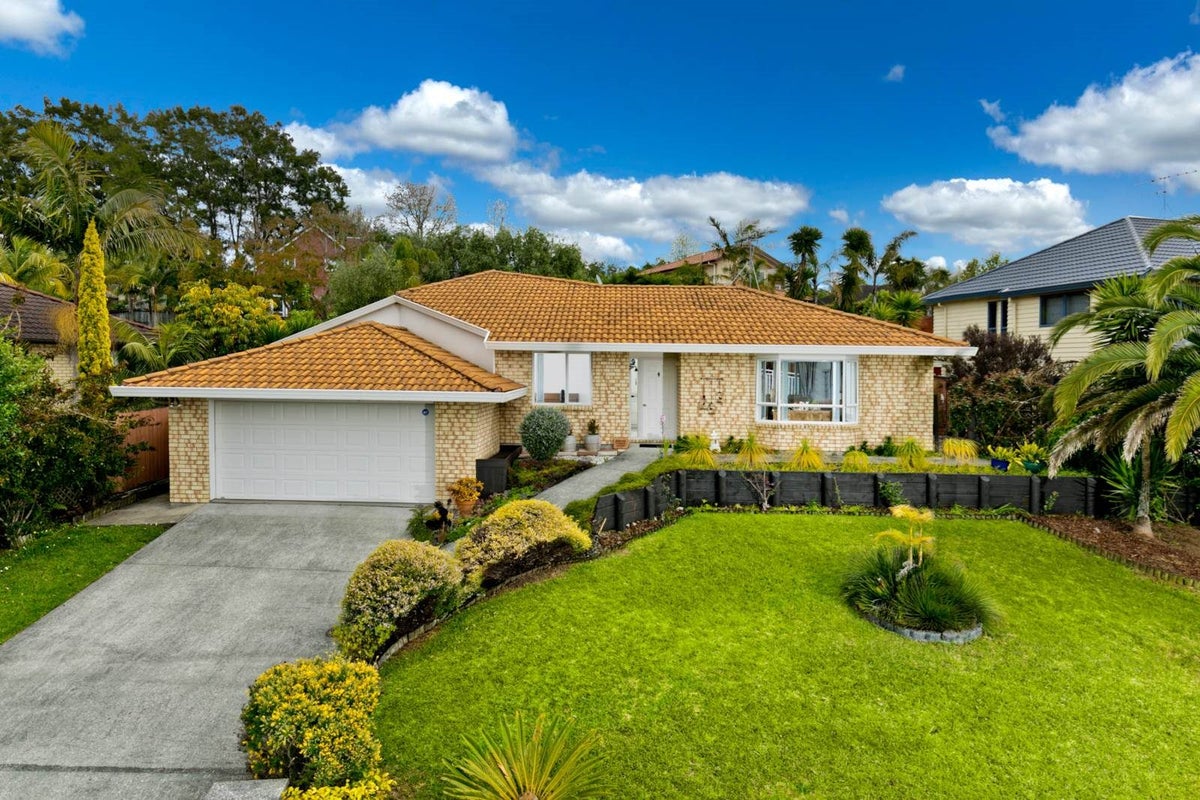 12 Te Wharau Drive, Greenhithe, Auckland - Carousel 1