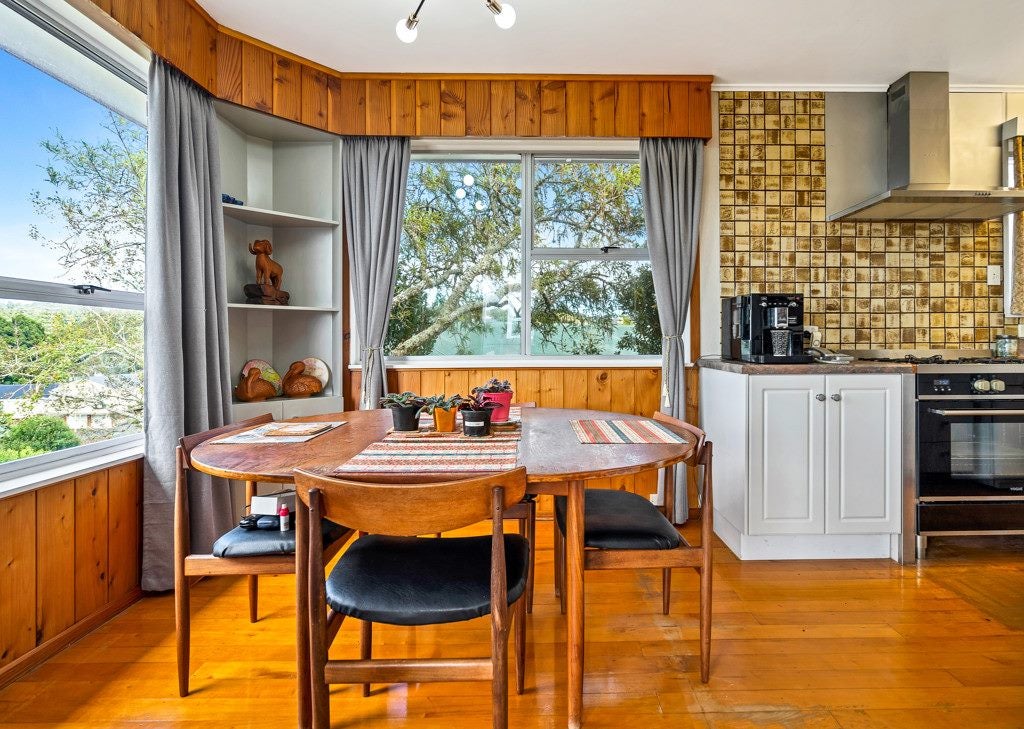 79 Lantana Road, Green Bay, Auckland - Carousel 2