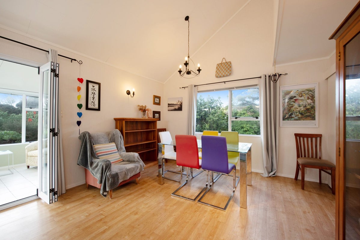 25 Clunie Avenue, Raumati South, Paraparaumu - Carousel 1