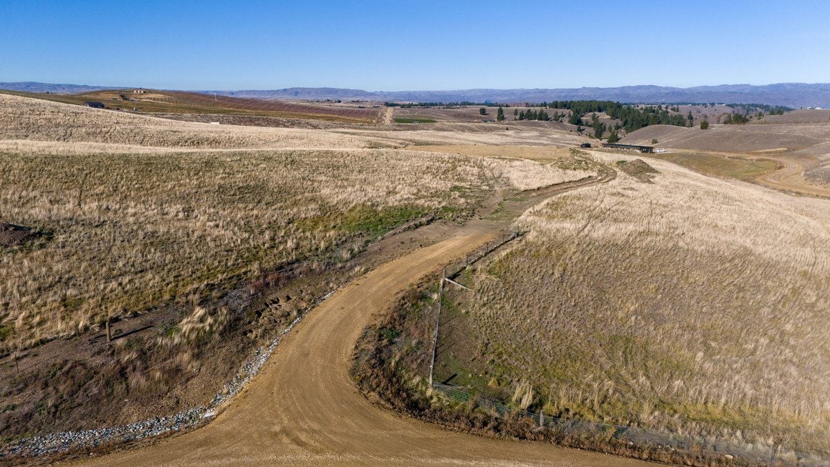 216 Pickett Road, Waikerikeri, Alexandra - Carousel 13