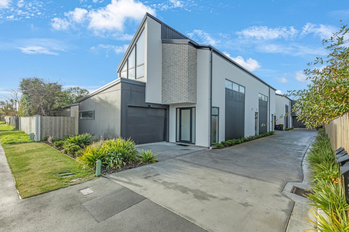 1/142 Milton Street, Somerfield, Christchurch - Carousel 1