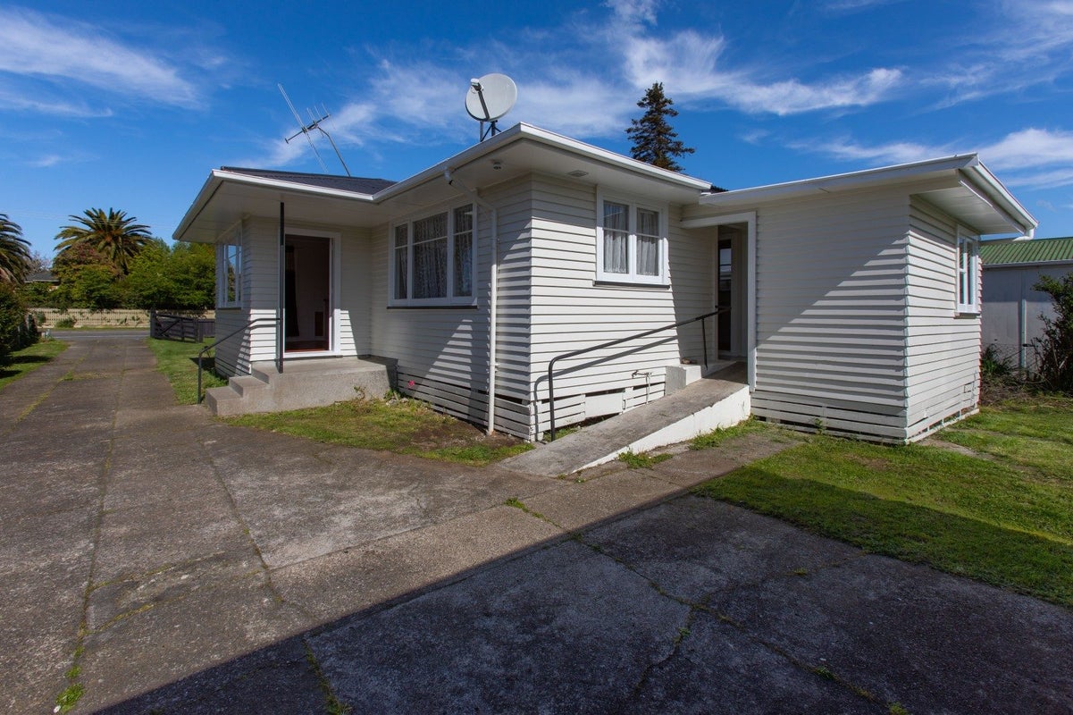 297 High Street, Dannevirke - Carousel 2