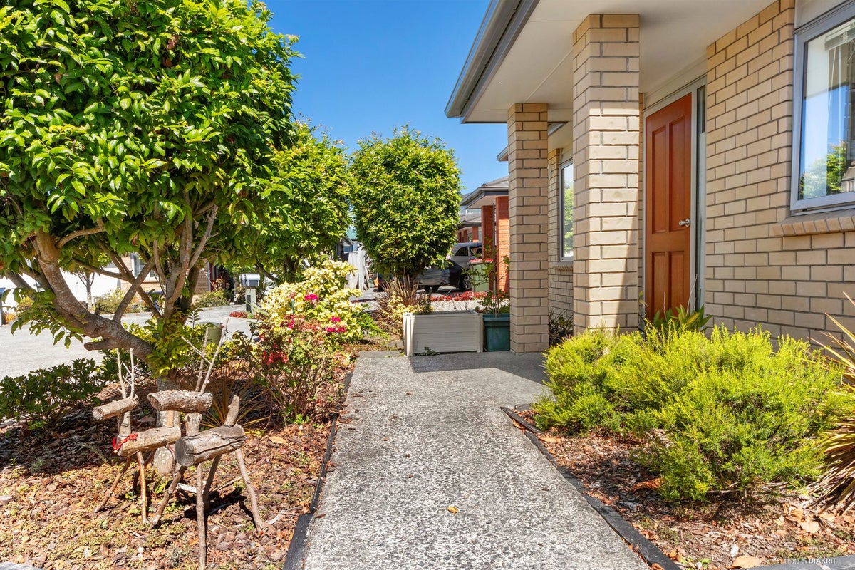 38/68 Fonteyn Street, Avondale, Auckland - Carousel 1