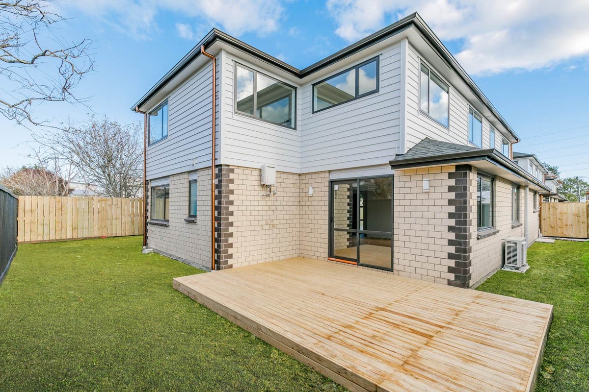 24C Ulster Road, Blockhouse Bay, Auckland - Carousel 1
