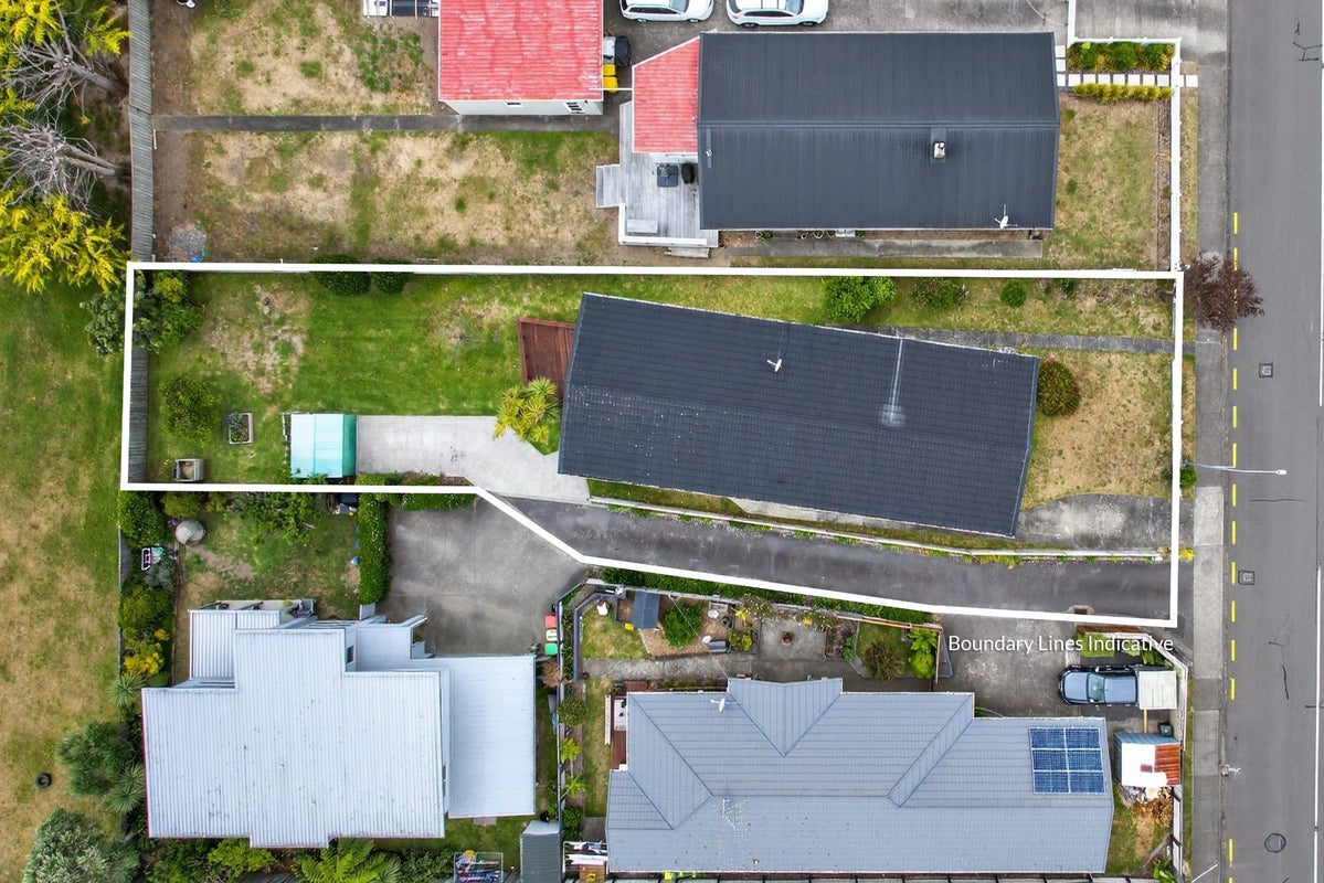 75 Gray Avenue, Paraparaumu Beach, Paraparaumu - Carousel 24