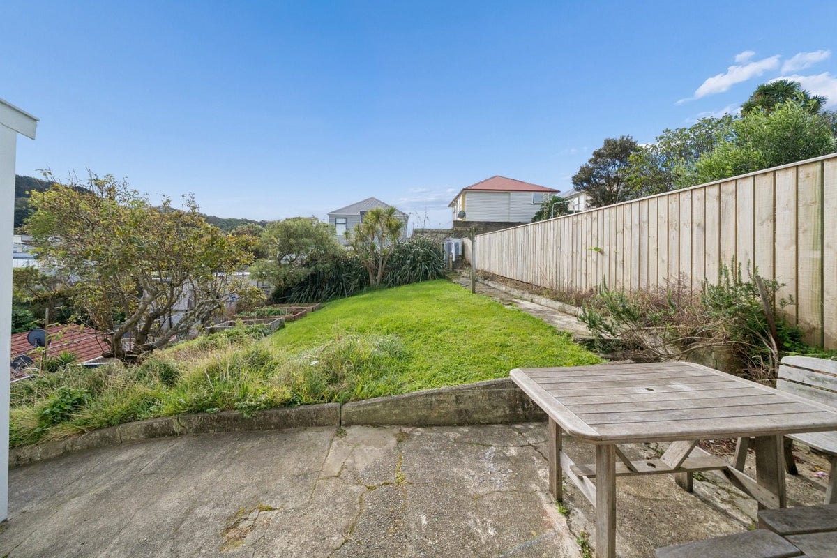 64 Herald Street, Berhampore, Wellington - Carousel 13