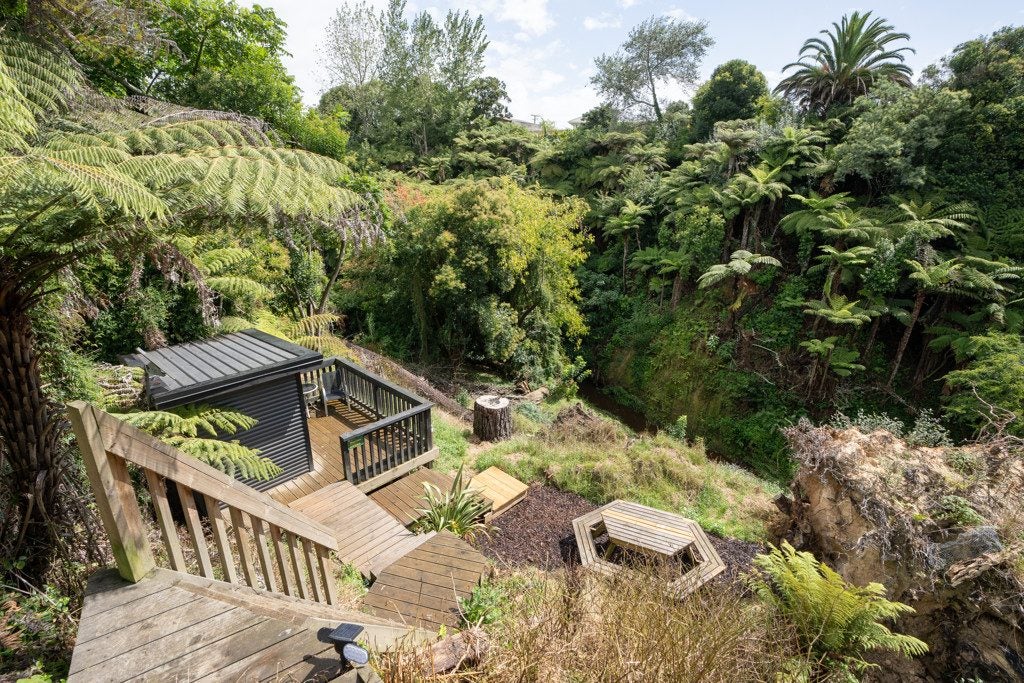 55 Bruce Avenue, Glenview, Hamilton - Carousel 2