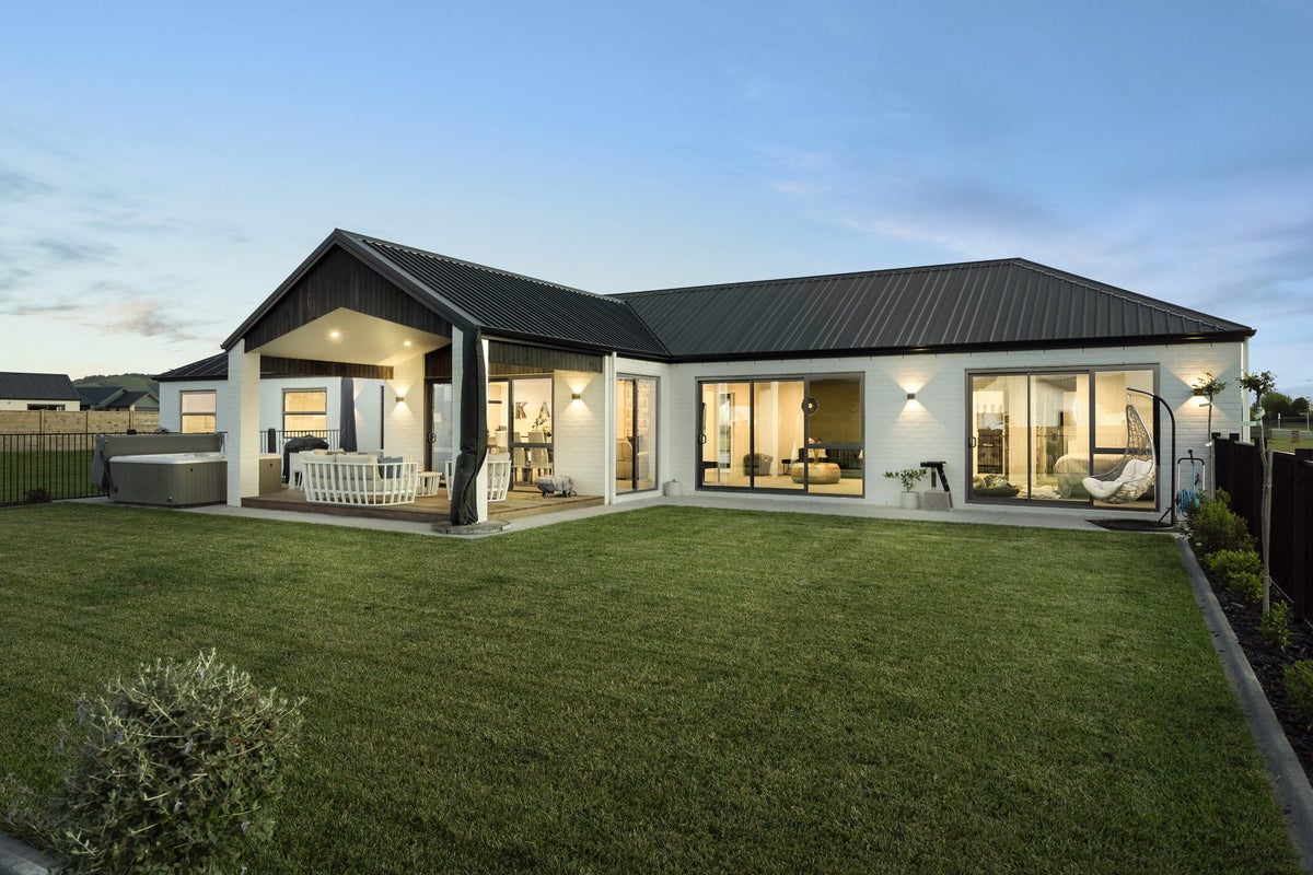 35 Sunline Drive, Leamington, Cambridge - Carousel 2