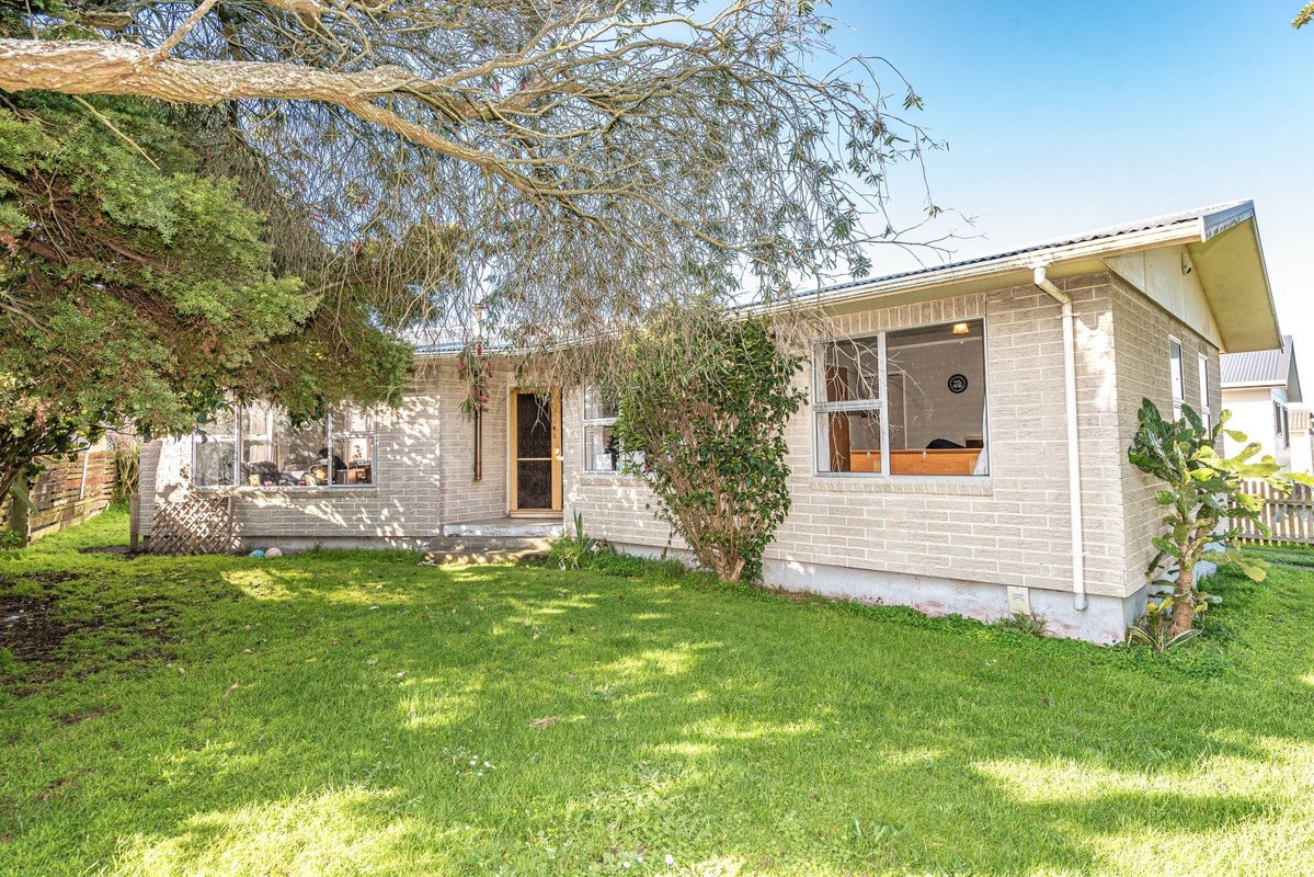 112 Hinau Street, Castlecliff, Whanganui - Carousel 1