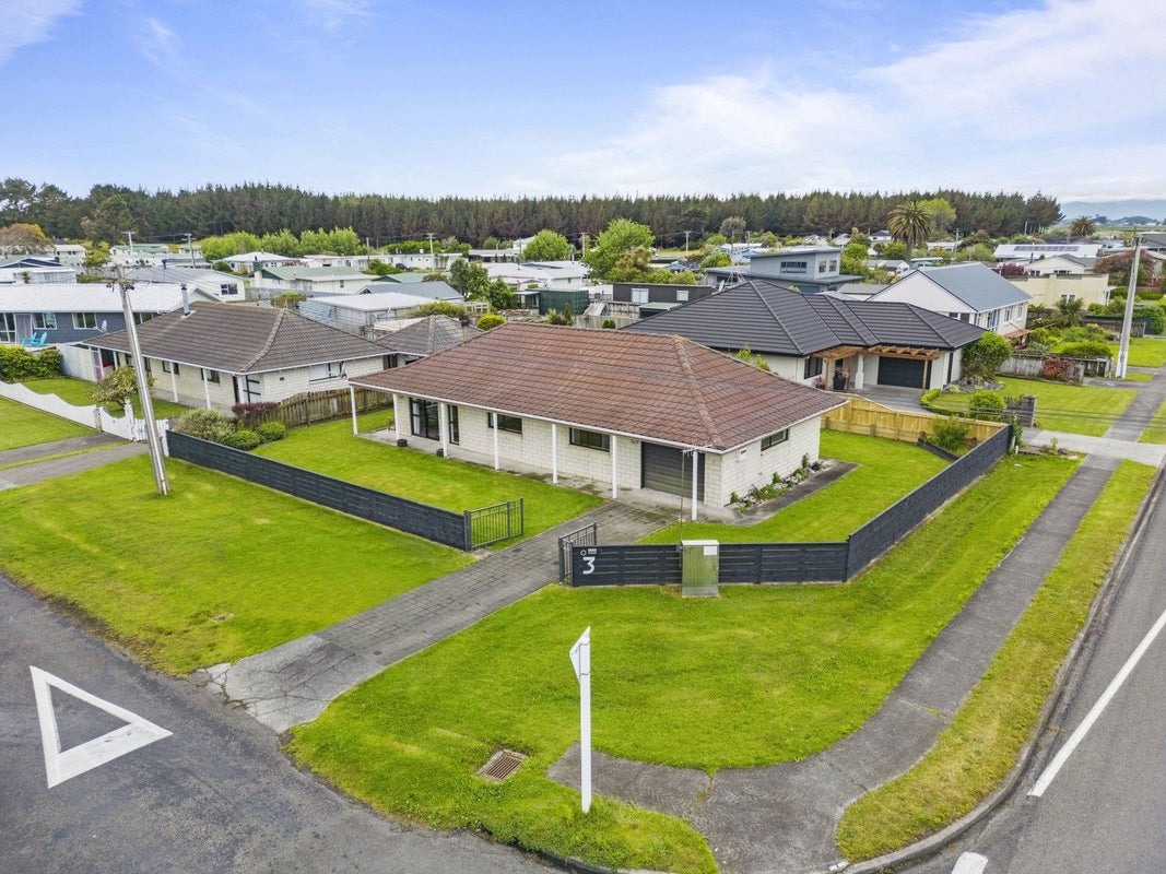 31 Seabury Avenue, Foxton Beach, Foxton - Carousel 1