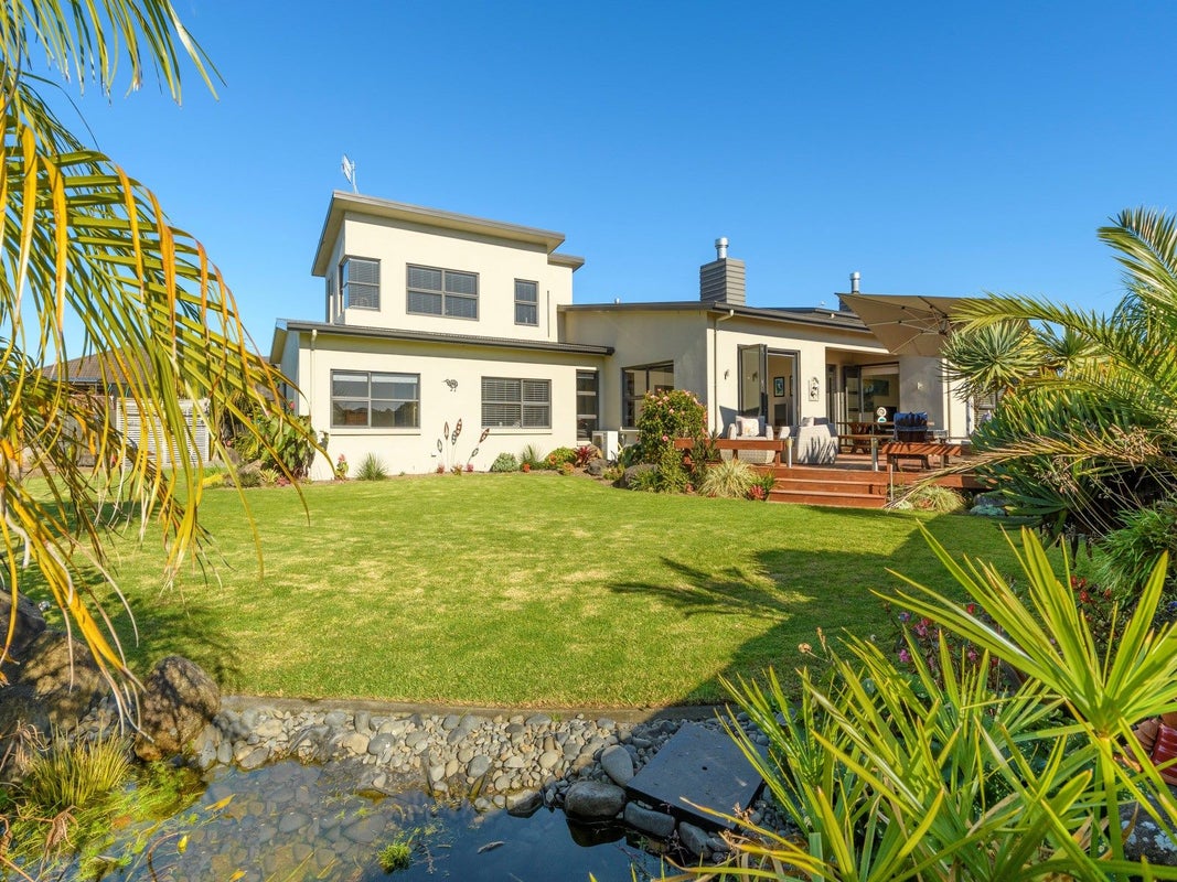 21 Hawkridge Heights, Bethlehem, Tauranga - Carousel 1