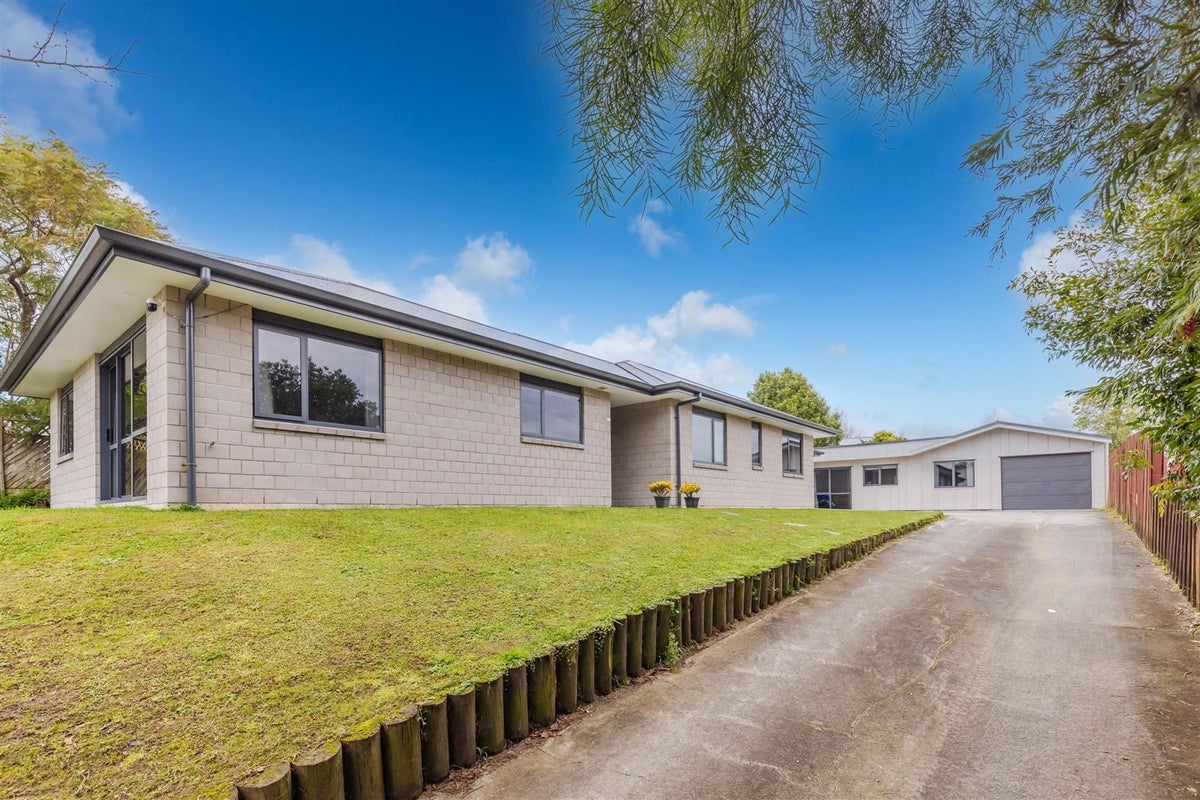 2 Moreland Avenue, Pukete, Hamilton - Carousel 1