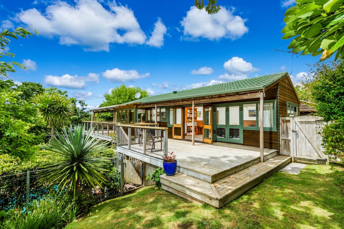 52A Parr Terrace, Castor Bay, Auckland - Carousel 25