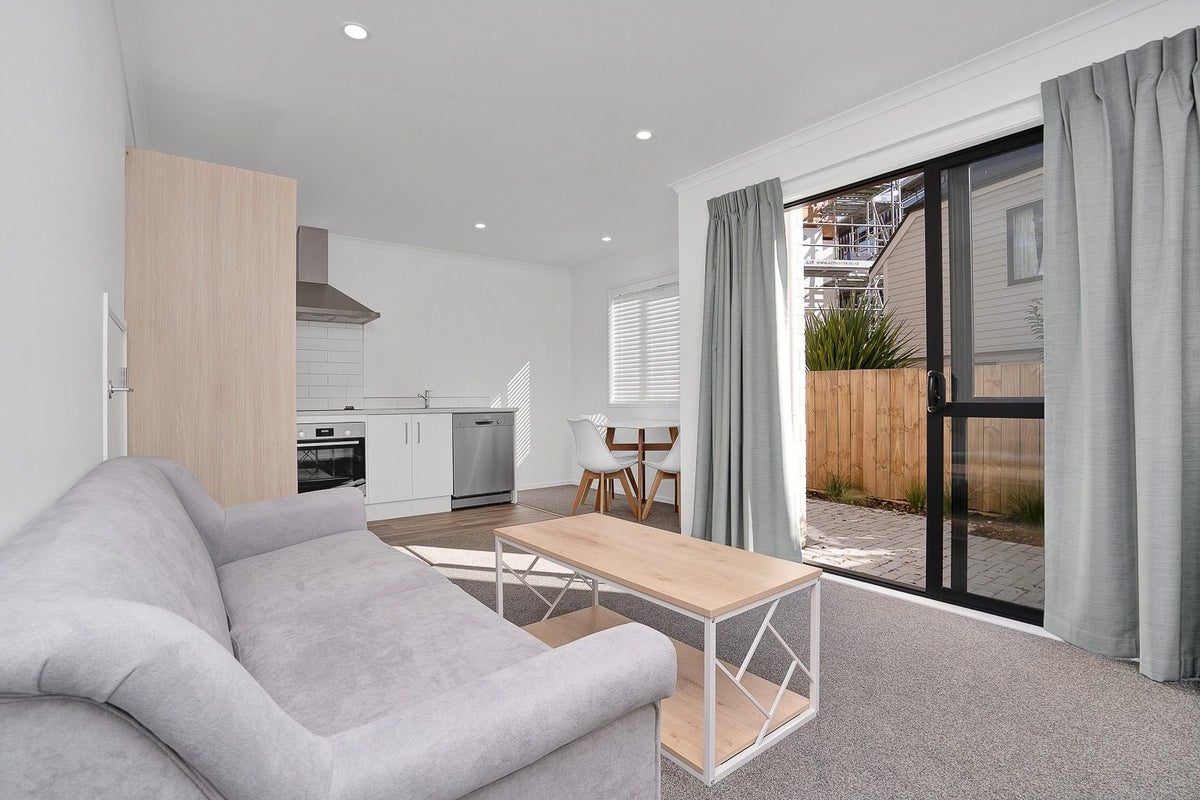 3/3 Snead Place, Hamilton East, Hamilton - Carousel 2