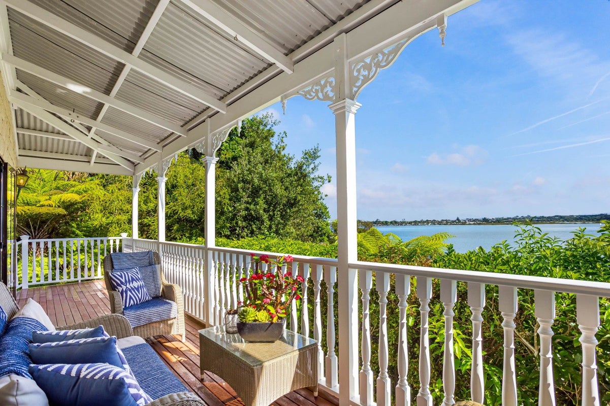 47 Chatham Avenue, Paremoremo, Auckland - Carousel 1