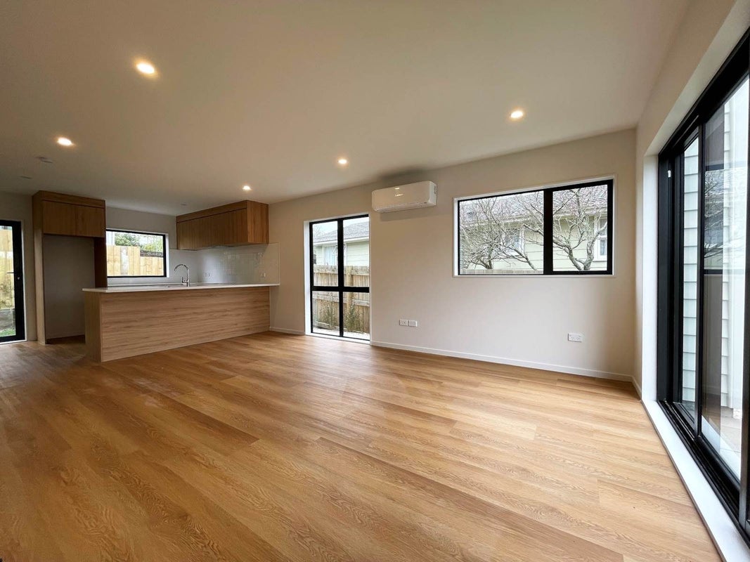 17C Craigbank Avenue, New Lynn, Auckland - Carousel 2