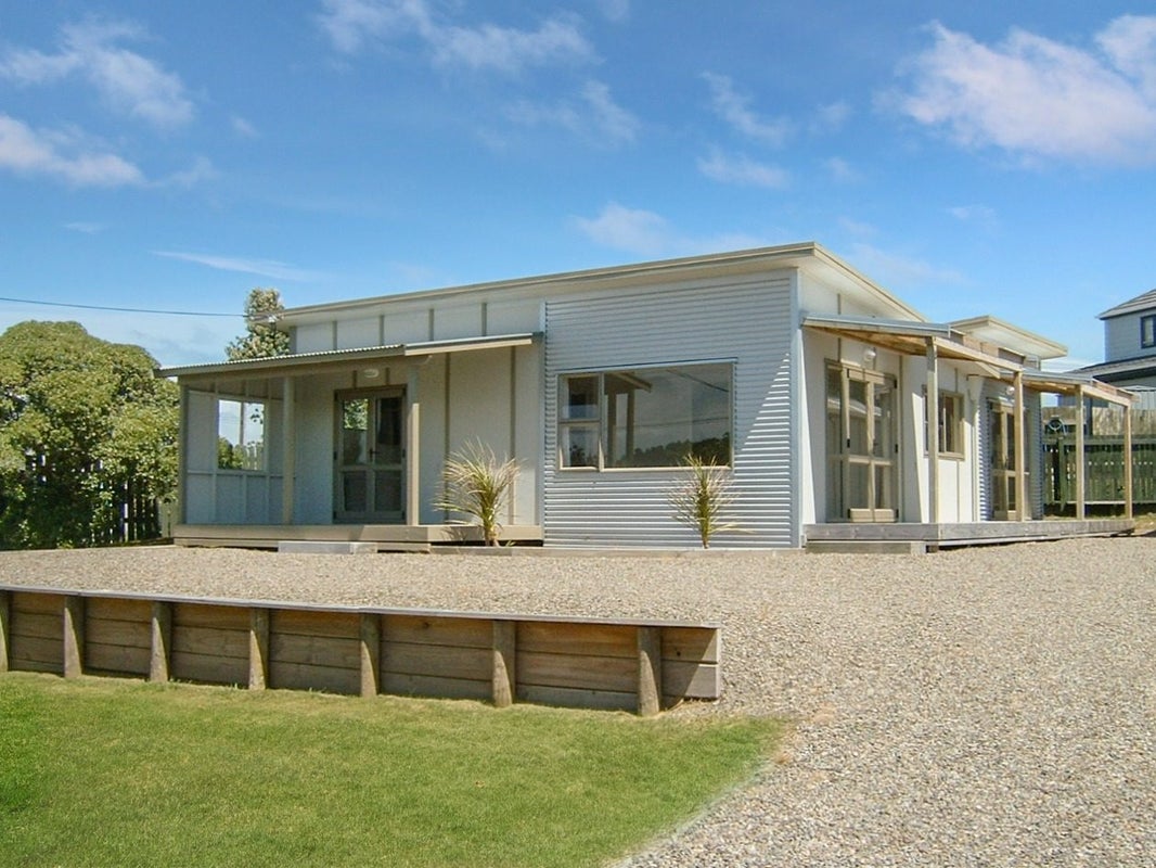 70 Seabury Avenue, Foxton Beach, Foxton - Carousel 1