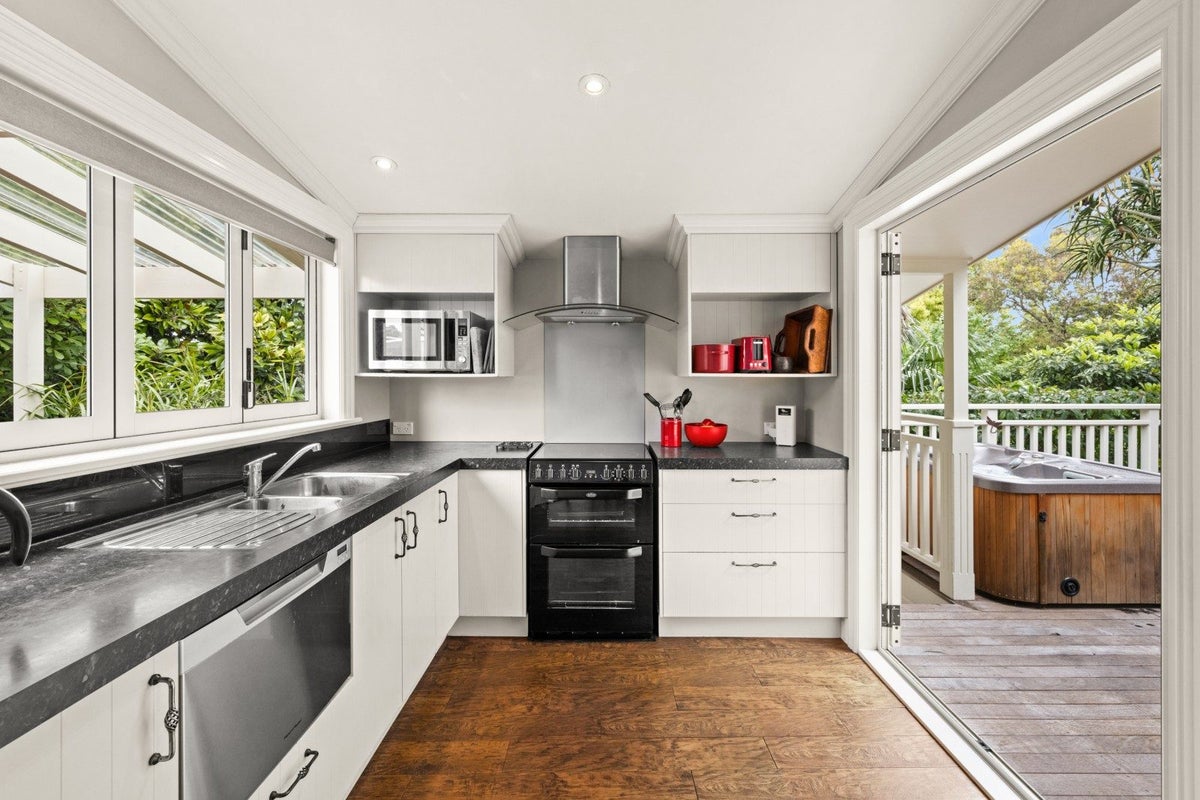 4 Terrace Lane, Hospital Hill, Napier - Carousel 2