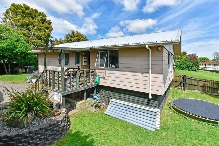 4 Dulcie Place, Red Hill, Papakura - Carousel 2