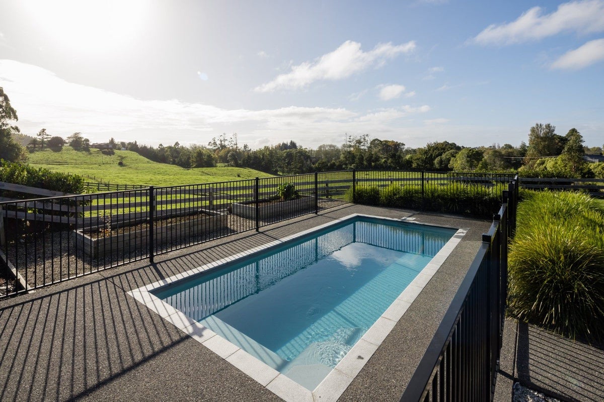 8 Driver Road, Hamilton - Carousel 2