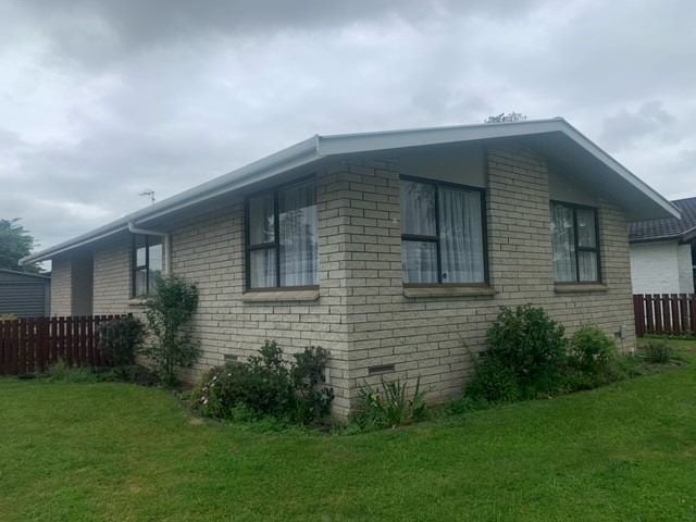 12 Elmwood Crescent, Pukete, Hamilton - Carousel 1