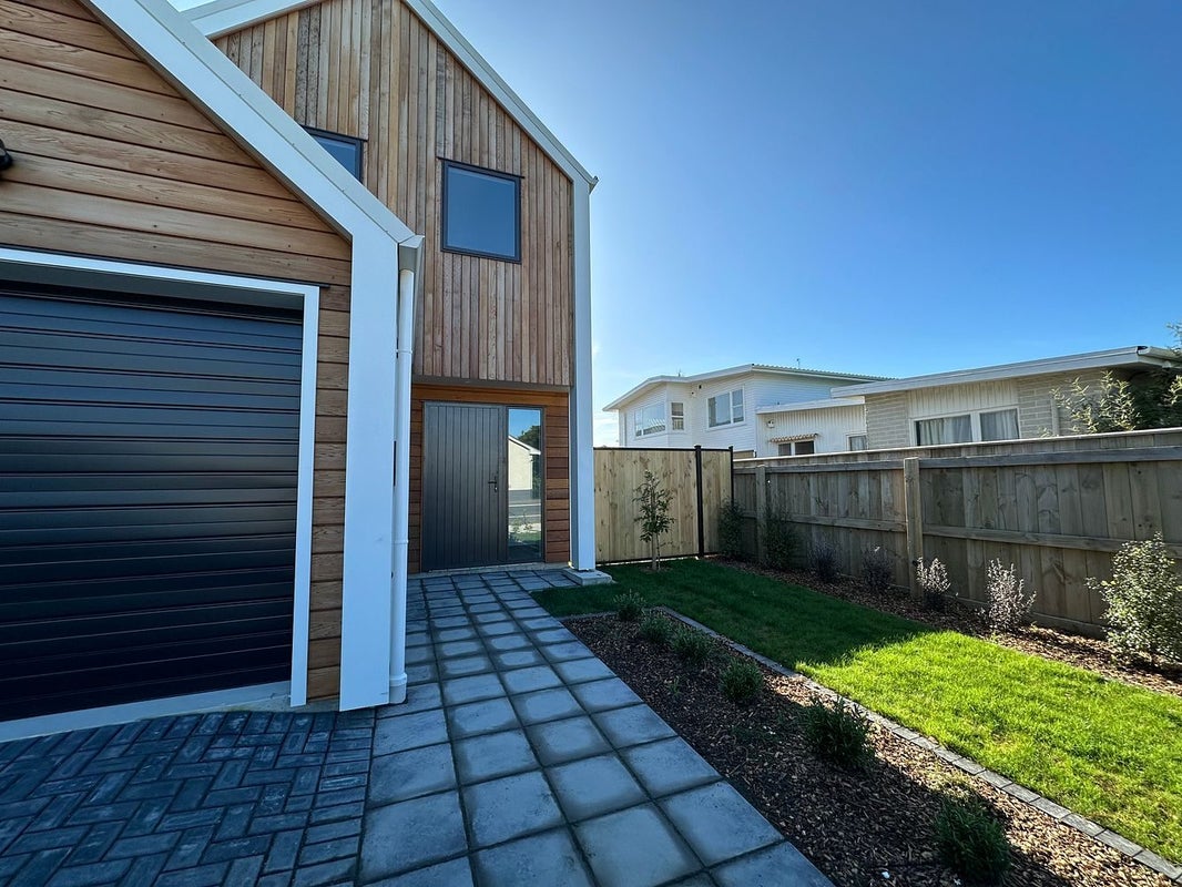 47B Laings Road, Hutt Central, Lower Hutt - Carousel 1