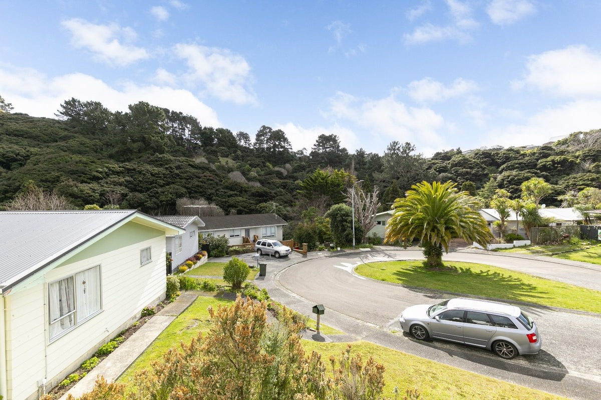 13 Carvel Lane, Whitby, Porirua - Carousel 15
