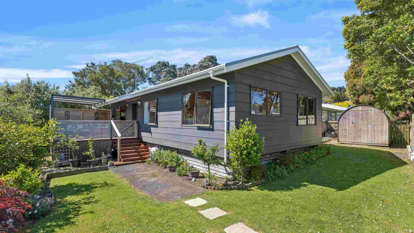 42 Withers Road, Glen Eden, Auckland - Carousel 1