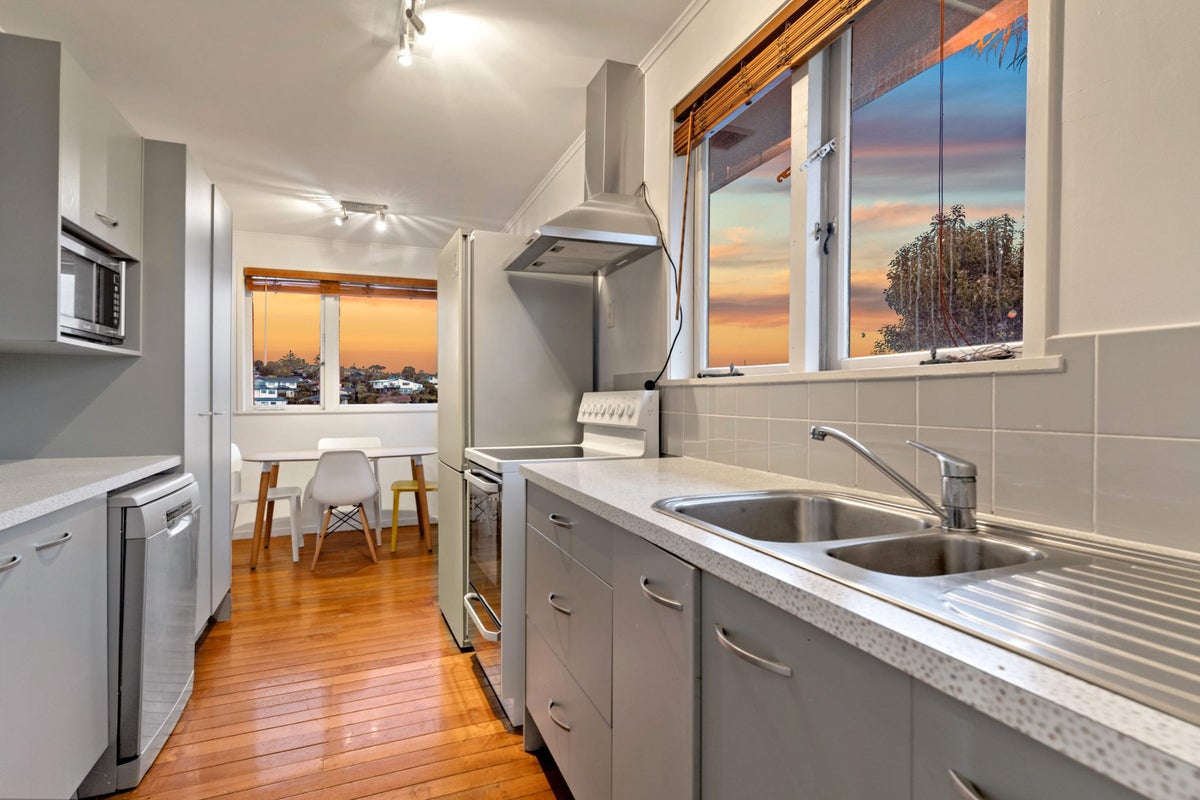 1/46 Sycamore Drive, Sunnynook, Auckland - Carousel 2