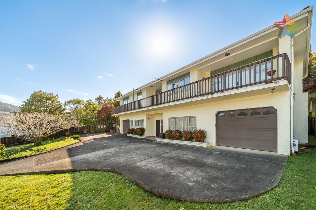 18 Mimihau Grove, Wainuiomata, Lower Hutt - Carousel 2