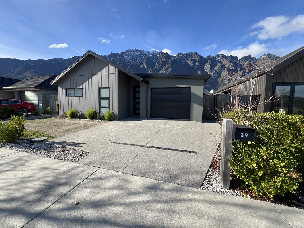 9 Bale Road, Jacks Point, Queenstown - Carousel 1